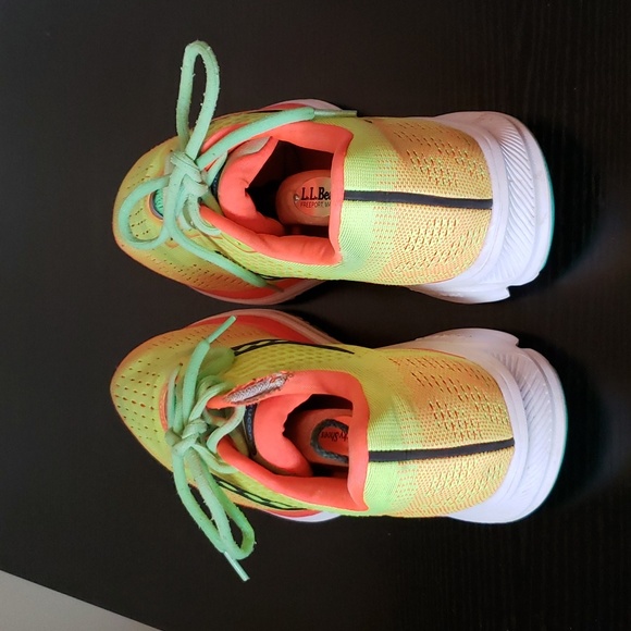 Saucony Ride 13 Powerrun Pre-owned sz10. Wear on left shoe pictured. - Picture 2 of 11